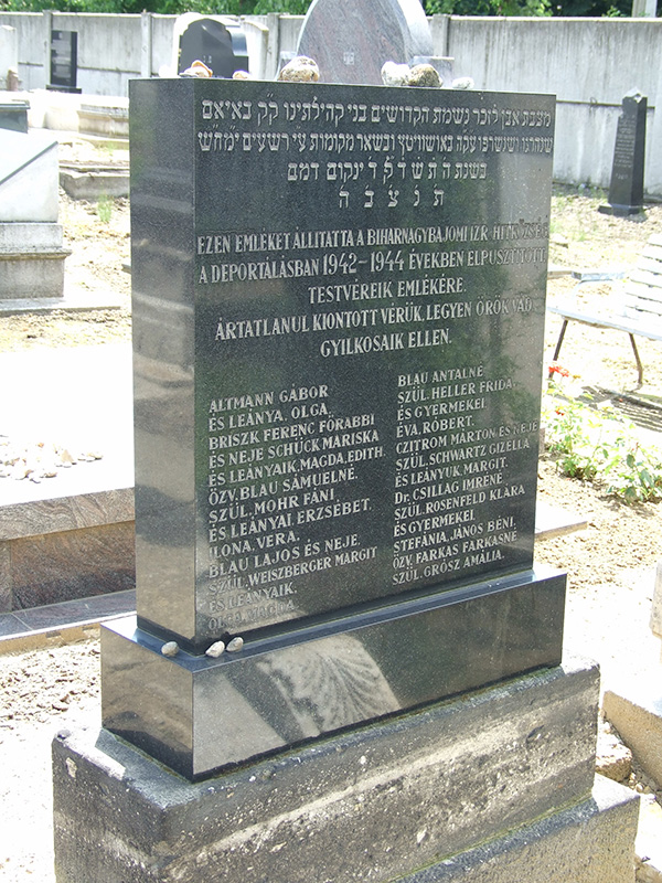 Biharnagybajomból deportáltak emlékműve a debreceni temetőben